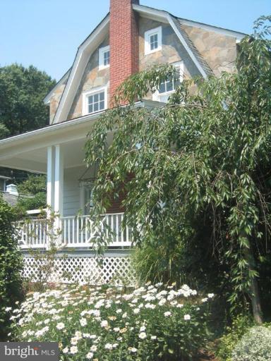714 West Braddock Road Alexandria, VA 22302 - Photo 12 of 16 Garden