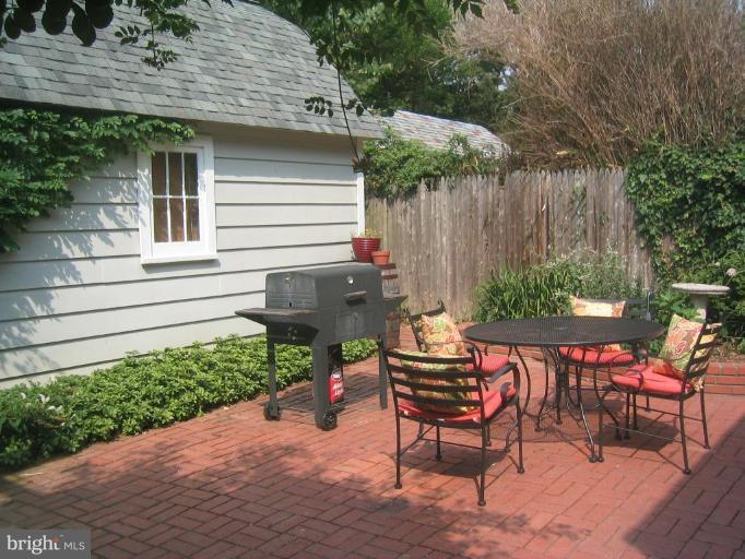 714 West Braddock Road Alexandria, VA 22302 - Photo 14 of 16 Patio