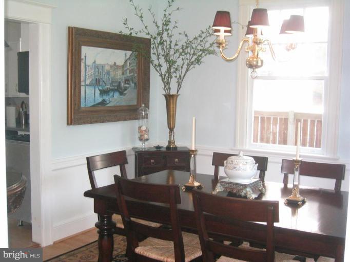 714 West Braddock Road Alexandria, VA 22302 - Photo 4 of 16 Dining Room