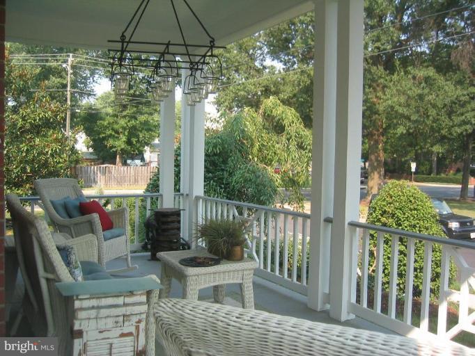 714 West Braddock Road Alexandria, VA 22302 - Photo 6 of 16 Porch