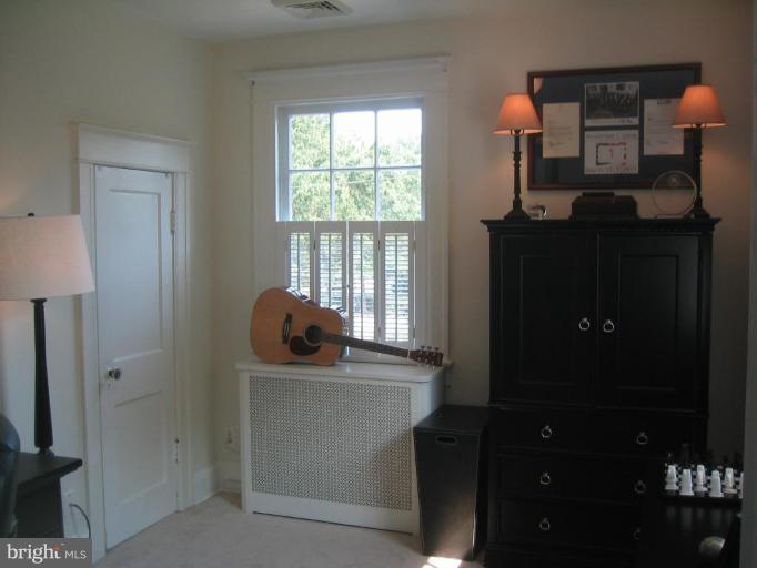 714 West Braddock Road Alexandria, VA 22302 - Photo 9 of 16 Bedroom #3