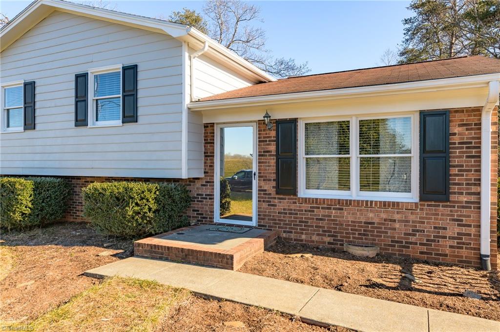 2679 River Ridge Road Pfafftown, NC 27040 - Photo 3 of 26 Gallery Image 3