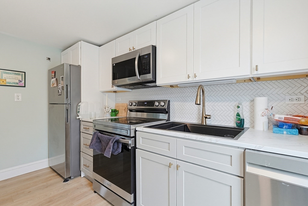 93 Ripley Road Cohasset, MA 02025 - Photo 12 of 27 Gallery Image 12