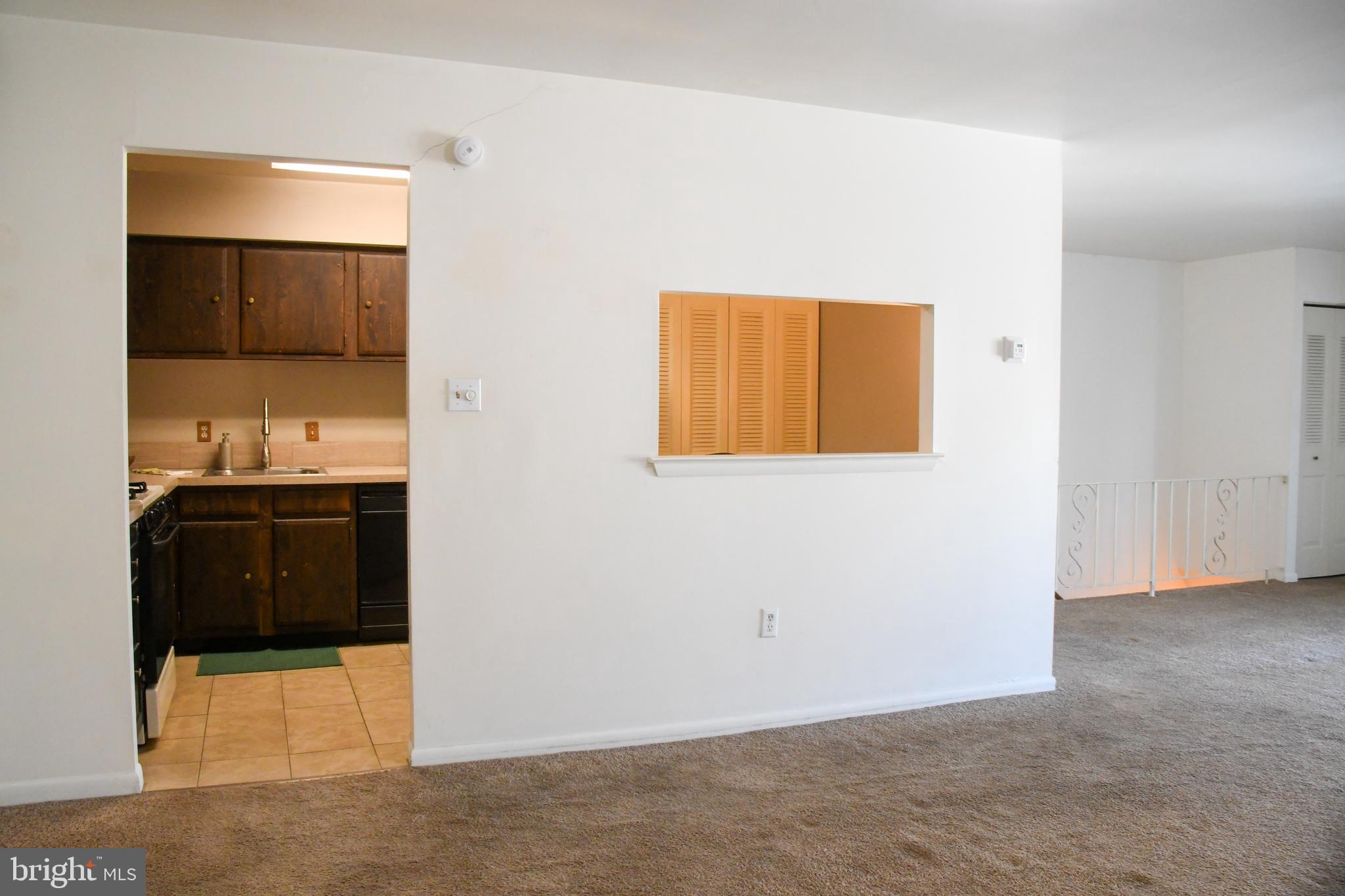 2906 State Hill Road, Unit G4 Reading, PA 19610 - Photo 7 of 12 Dining room looking into kitchen