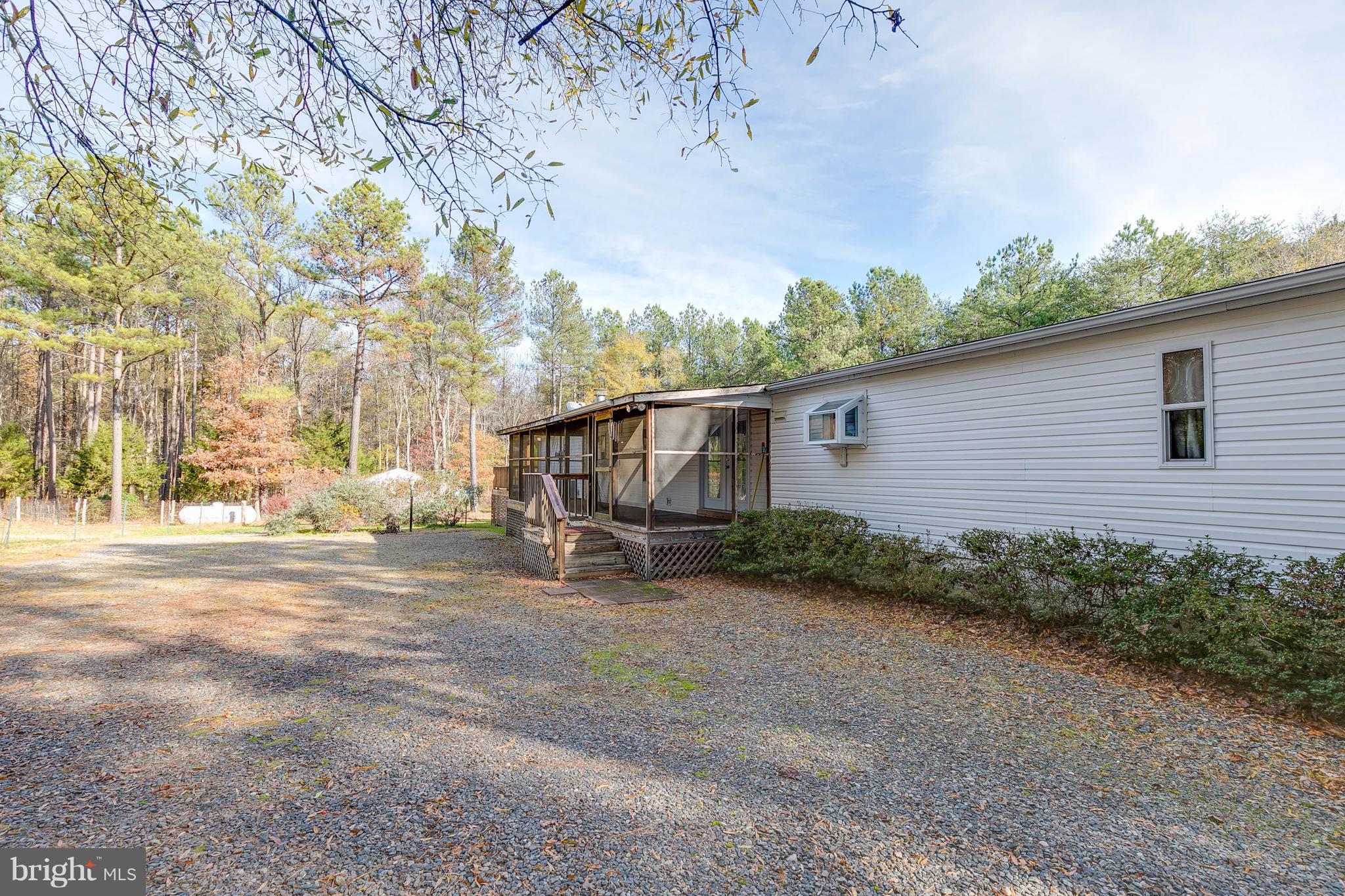19201 Landora Bridge Road Ruther Glen, VA 22546 - Photo 3 of 30 Exterior (Rear)