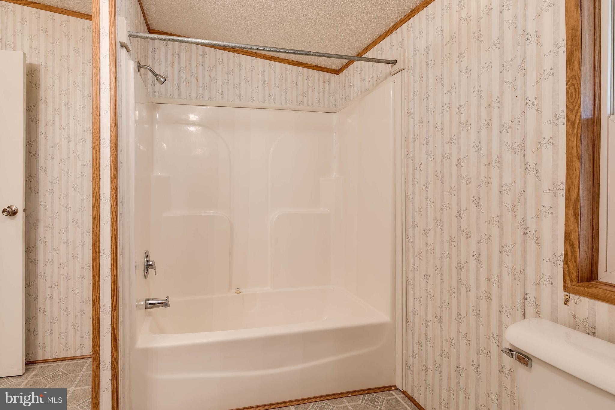 19201 Landora Bridge Road Ruther Glen, VA 22546 - Photo 22 of 30 Bath