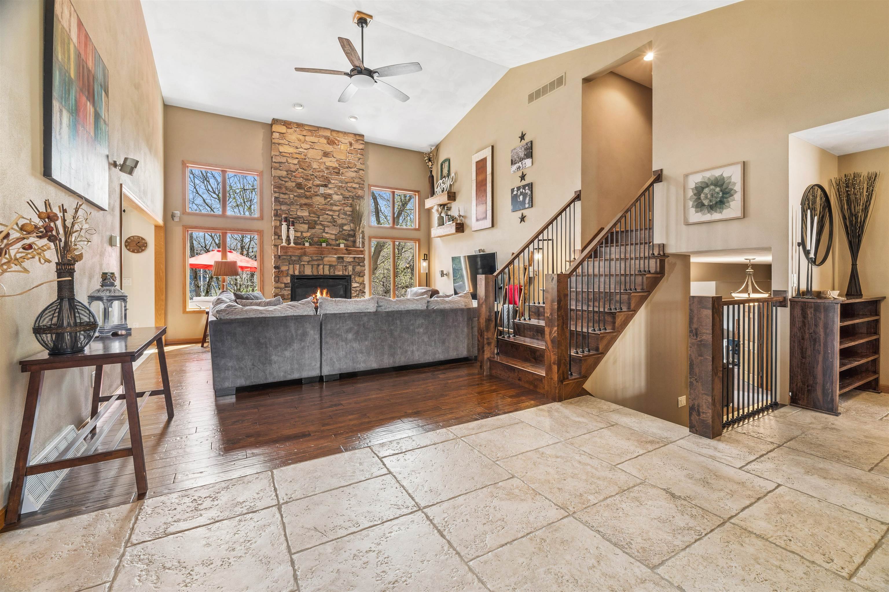 118 Shalimar Court Combined Locks, WI 54113 - Photo 4 of 63