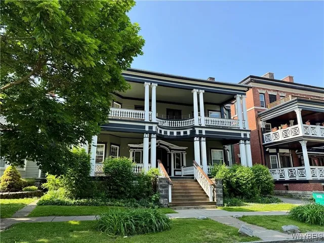 $1,250 | 242 Bryant Street, Unit 2B, Buffalo, NY 14222