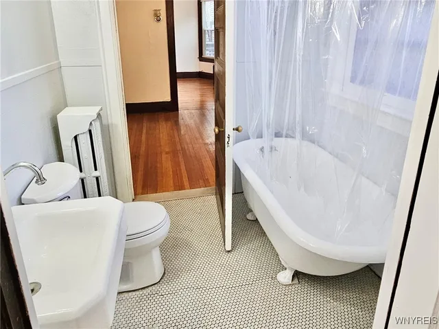 $1,250 | 242 Bryant Street, Unit 2B, Buffalo, NY 14222