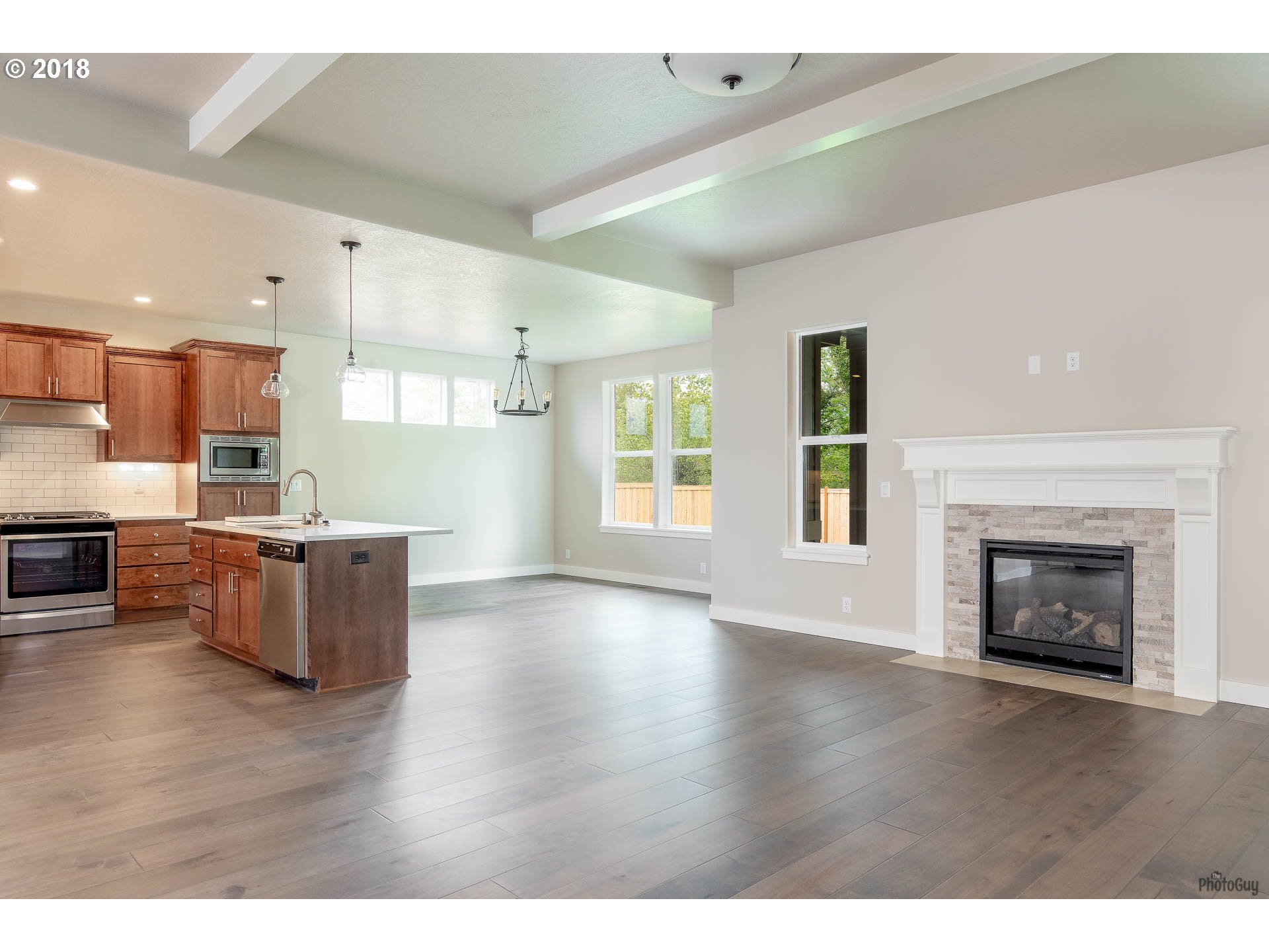 992 South 46th Street Springfield, OR 97478 - Photo 9 of 32
