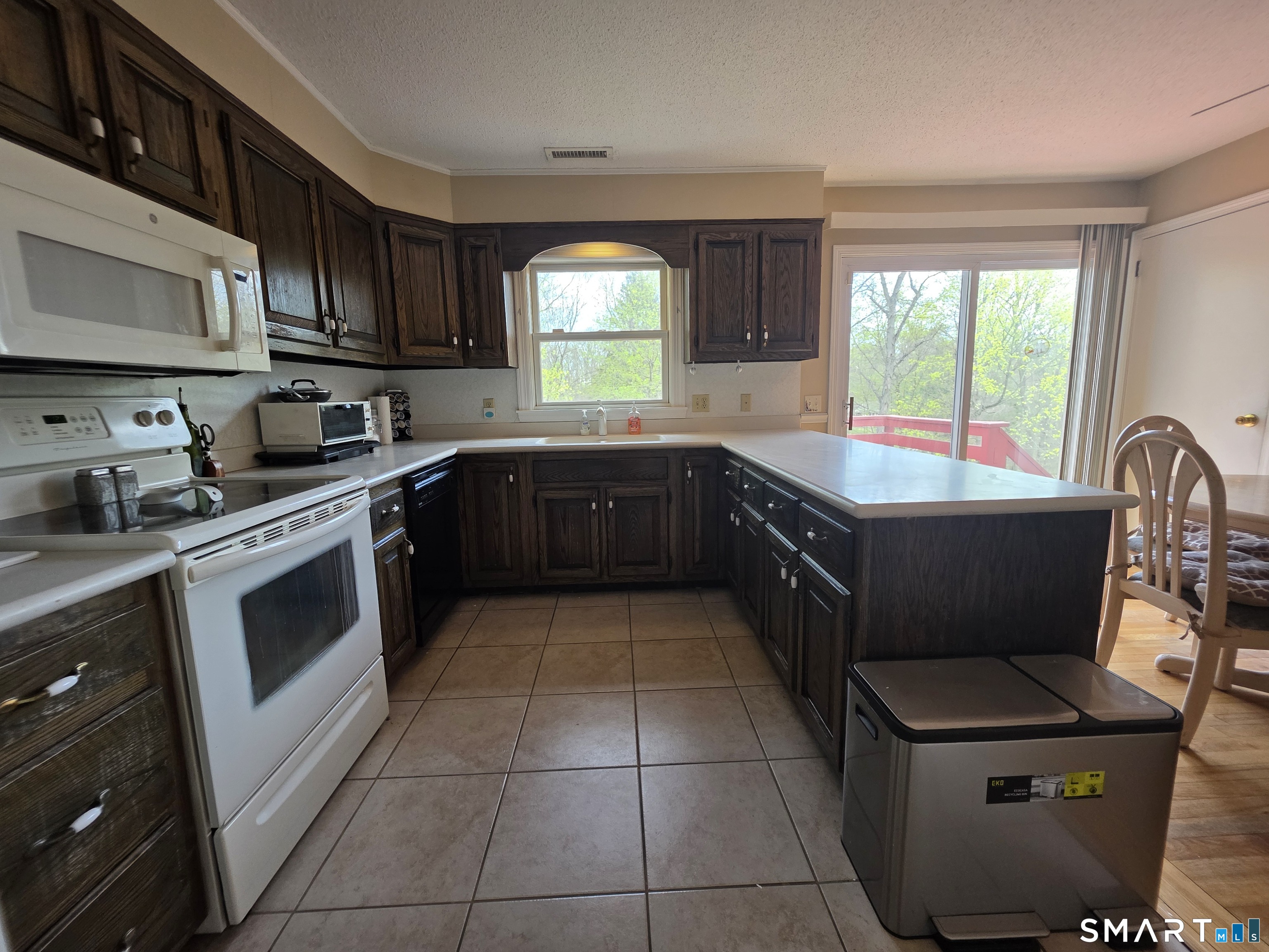 39 Charcoal Ridge Road East New Fairfield, CT 06812 - Photo 5 of 21