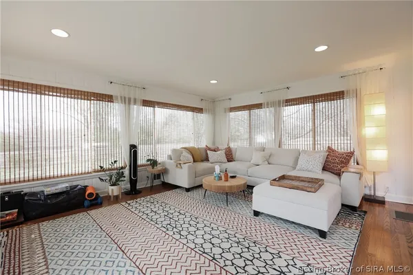 $460,000 | 1705 Crestview Drive, New Albany, IN 47150