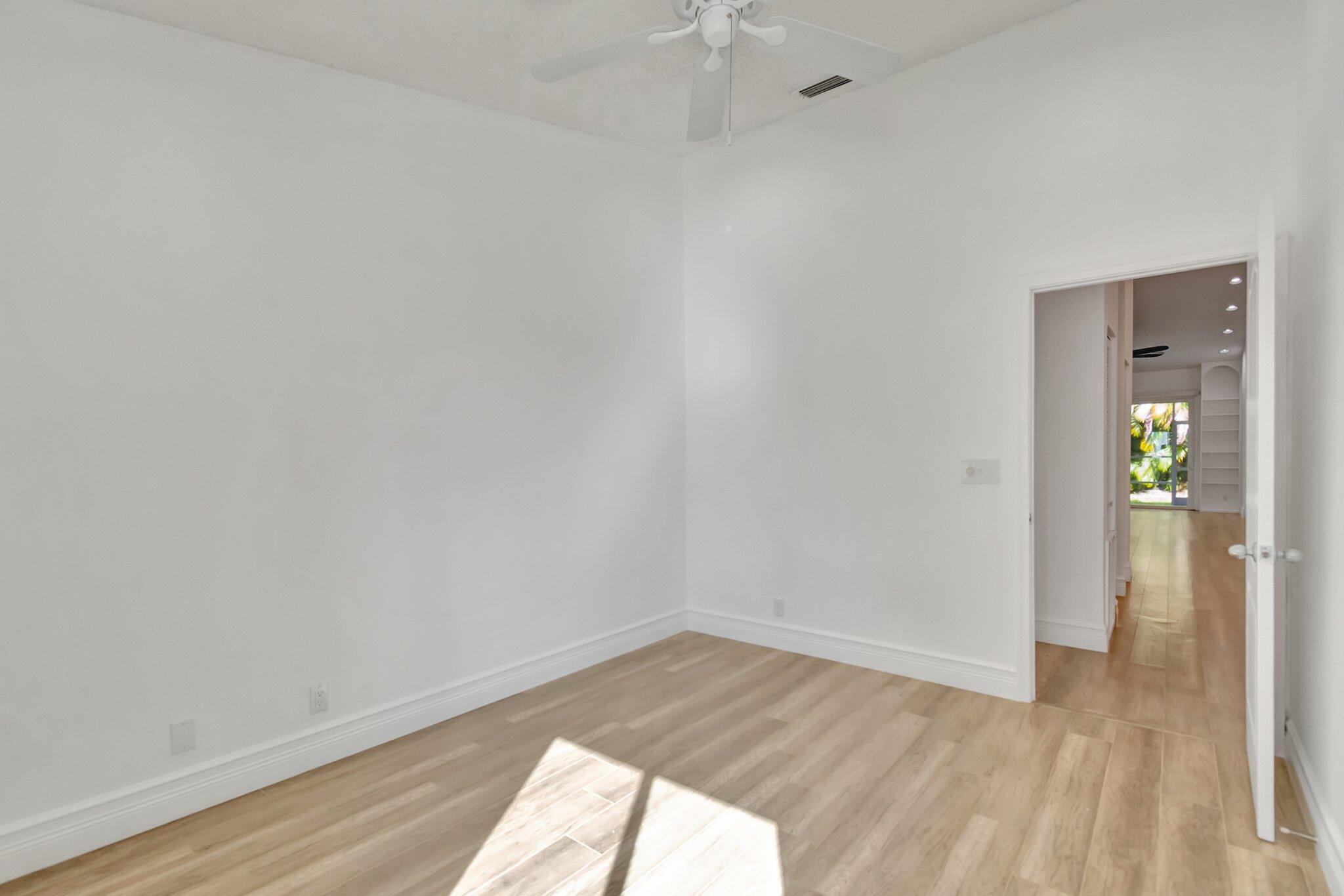 9237 Vineland Court, Unit F Boca Raton, FL 33496 - Photo 28 of 53 GUEST BED