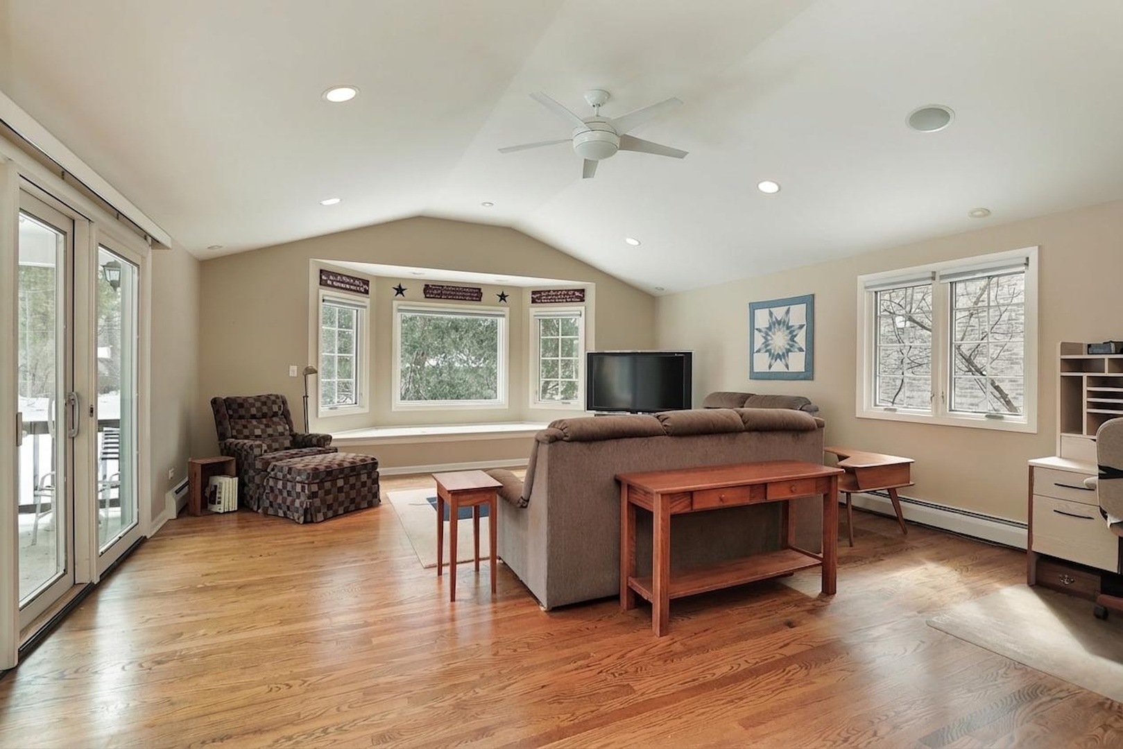 1305 Stratford Road Deerfield, IL 60015 - Photo 5 of 15