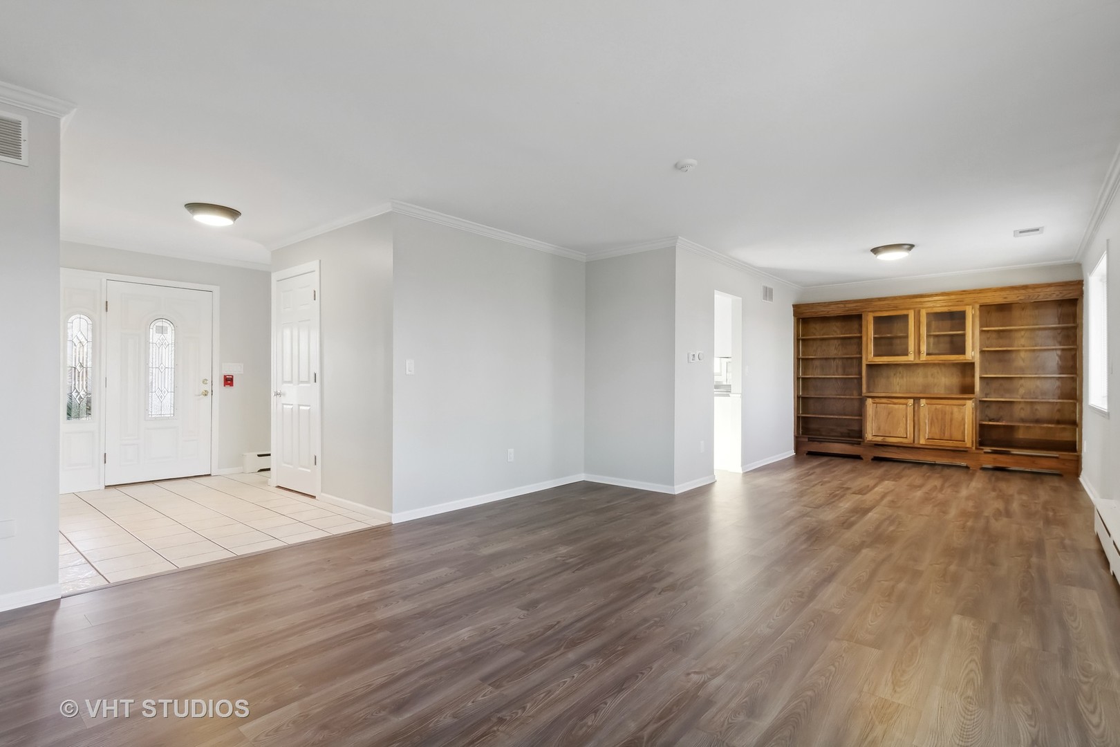 921 South Raddant Road Batavia, IL 60510 - Photo 8 of 24 Gallery Image 8