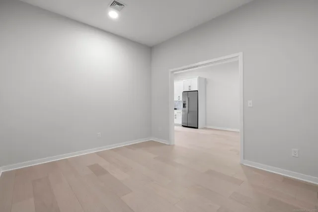 $2,450 | 9 John Street, Clinton, CT 06413