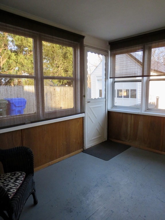 39 Balfour Drive Springfield, MA 01118 - Photo 12 of 37