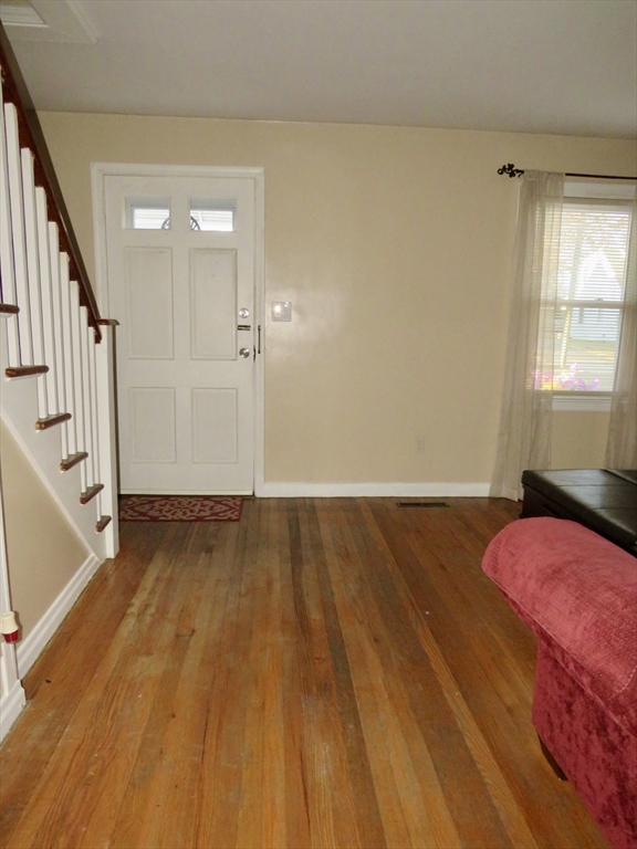 39 Balfour Drive Springfield, MA 01118 - Photo 6 of 37