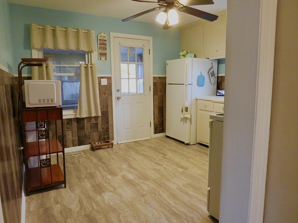 39 Balfour Drive Springfield, MA 01118 - Photo 7 of 37