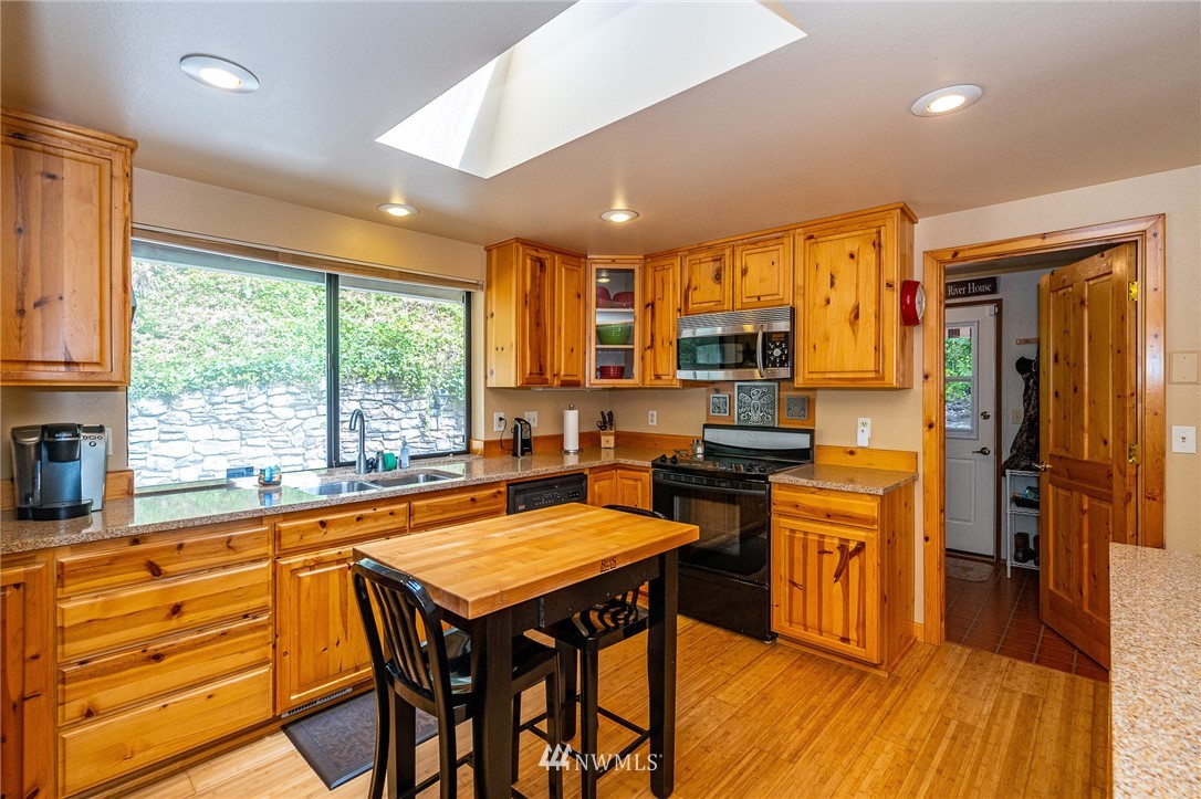 2500 Spencer Road Salkum, WA 98582 - Photo 14 of 40 Gallery Image 14