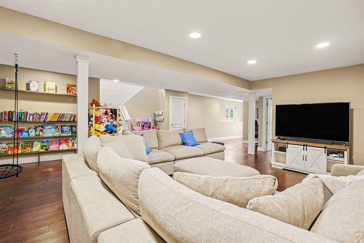 31800 Pine Ridge Circle Lawton, MI 49065 - Photo 22 of 37