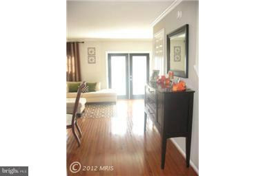 515 Davis Avenue Southwest Leesburg, VA 20175 - Photo 7 of 20 Interior (General)