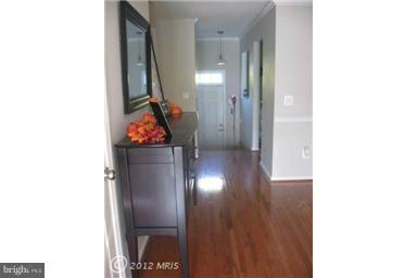 515 Davis Avenue Southwest Leesburg, VA 20175 - Photo 8 of 20 Interior (General)