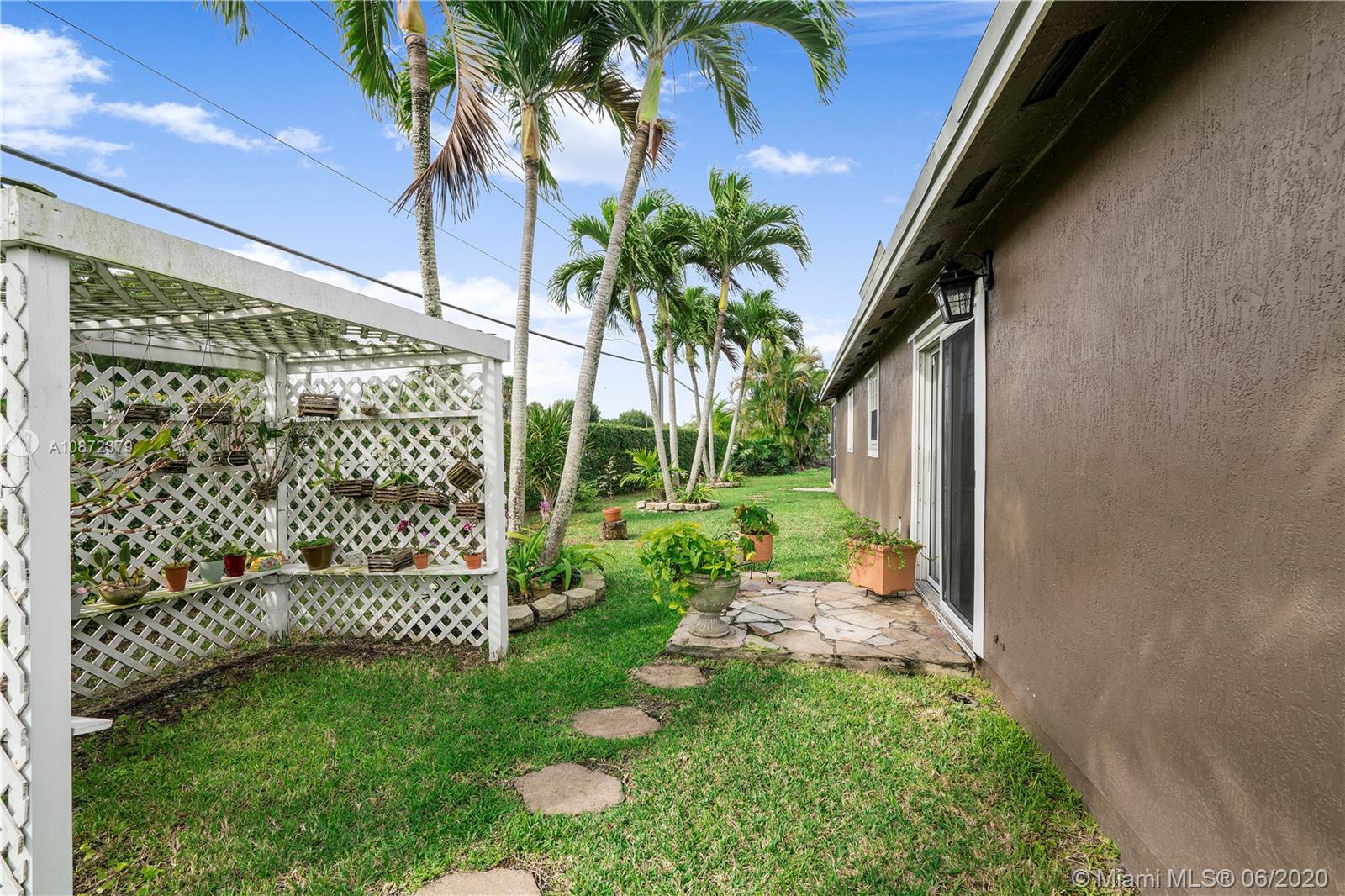23283 Cedar Hollow Way Boca Raton, FL 33433 - Photo 6 of 33 Gallery Image 6
