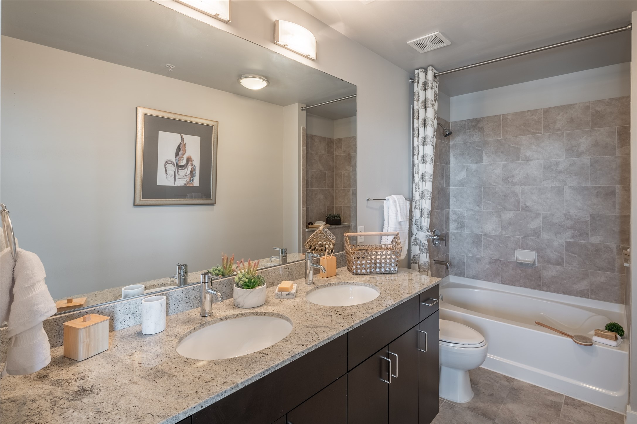 5927 Almeda Road, Unit 20814 Houston, TX 77004 - Photo 4 of 9 . The primary bathroom complements this retreat with a refined, spa-like feel, featuring modern finishes and plenty of space to start and end your day with ease.