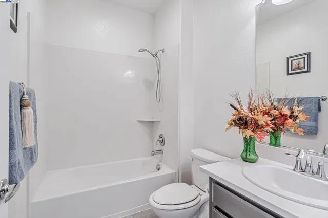 $1,248,800 | 705 Cannery Place, San Jose, CA 95112