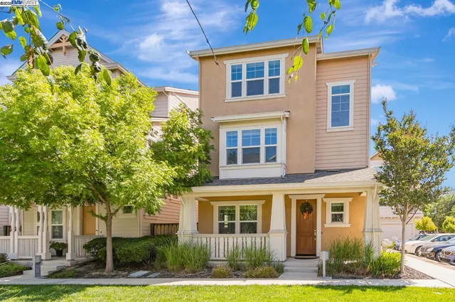 $1,248,800 | 705 Cannery Place, San Jose, CA 95112