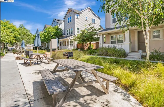 $1,248,800 | 705 Cannery Place, San Jose, CA 95112