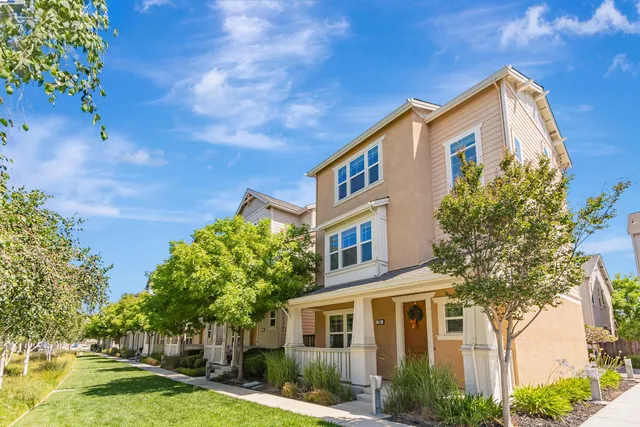 $1,248,800 | 705 Cannery Place, San Jose, CA 95112