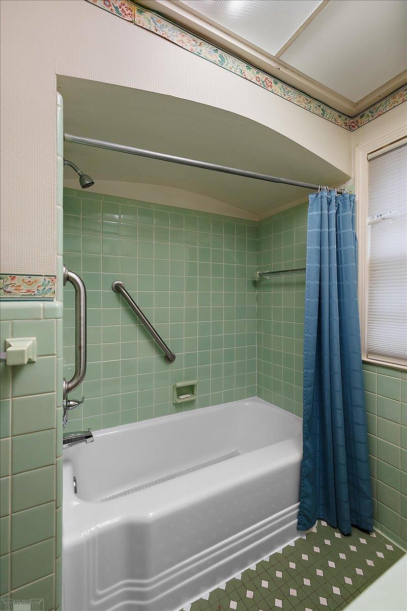 1485 Torrey Road Grosse Pointe Woods, MI 48236 - Photo 30 of 60