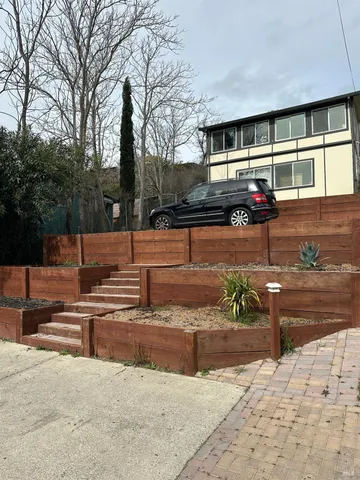 $320,000 | 13698 Lakeshore Drive, Clearlake, CA 95422