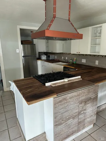 $320,000 | 13698 Lakeshore Drive, Clearlake, CA 95422