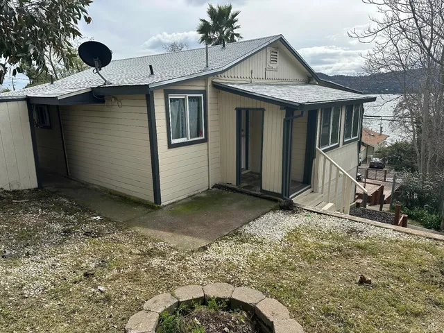 $320,000 | 13698 Lakeshore Drive, Clearlake, CA 95422
