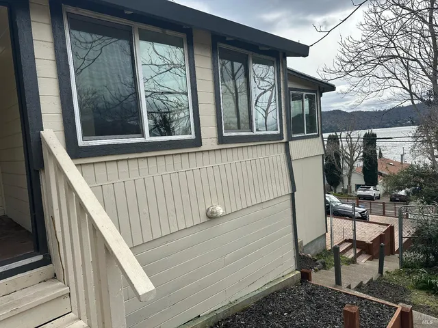 $320,000 | 13698 Lakeshore Drive, Clearlake, CA 95422