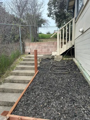 $320,000 | 13698 Lakeshore Drive, Clearlake, CA 95422