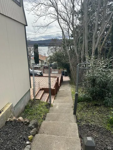 $320,000 | 13698 Lakeshore Drive, Clearlake, CA 95422