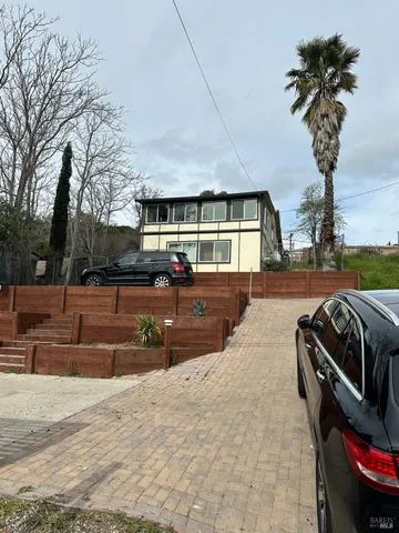 $320,000 | 13698 Lakeshore Drive, Clearlake, CA 95422