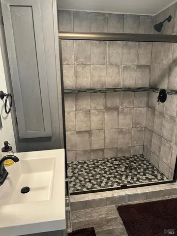 $320,000 | 13698 Lakeshore Drive, Clearlake, CA 95422