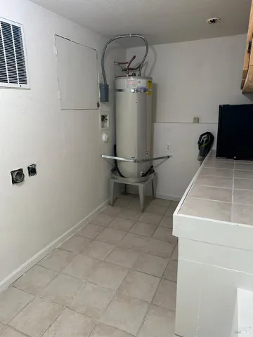 $320,000 | 13698 Lakeshore Drive, Clearlake, CA 95422