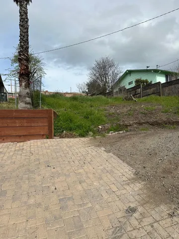 $320,000 | 13698 Lakeshore Drive, Clearlake, CA 95422