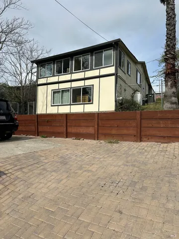 $320,000 | 13698 Lakeshore Drive, Clearlake, CA 95422