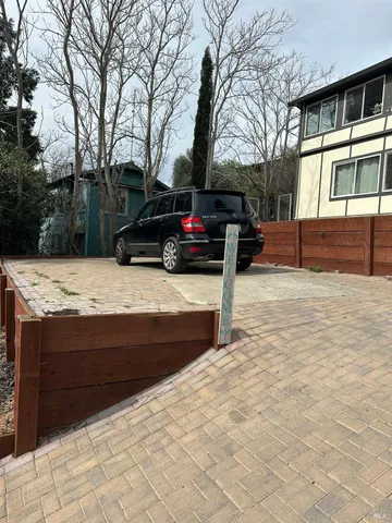 $320,000 | 13698 Lakeshore Drive, Clearlake, CA 95422