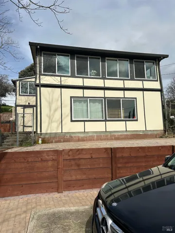 $320,000 | 13698 Lakeshore Drive, Clearlake, CA 95422