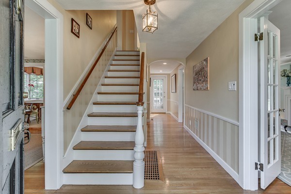 20 Pine Ridge Road Reading, MA 01867 - Photo 3 of 28 Gallery Image 3