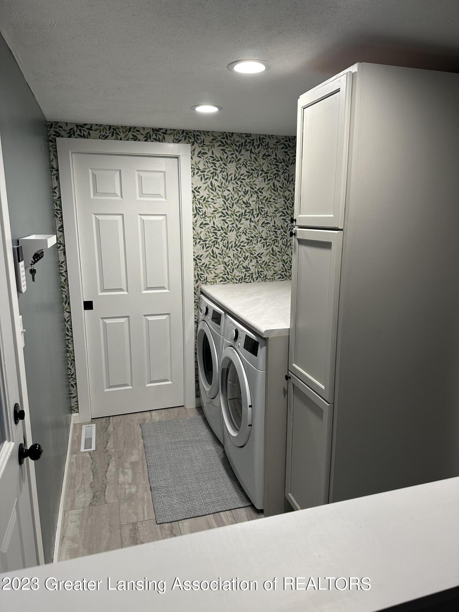 531 South Cochran Road Charlotte, MI 48813 - Photo 13 of 25 laundry