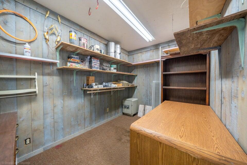 21785 Bend Ferry Road Red Bluff, CA 96080 - Photo 22 of 46 Office area